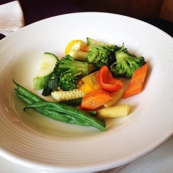 Grilled pine apple salad